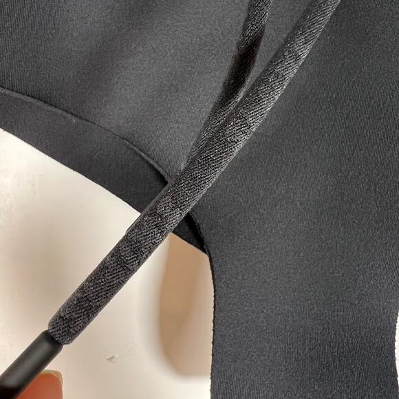 SKIMS rubberized scuba bikini set - Picture 13 of 15